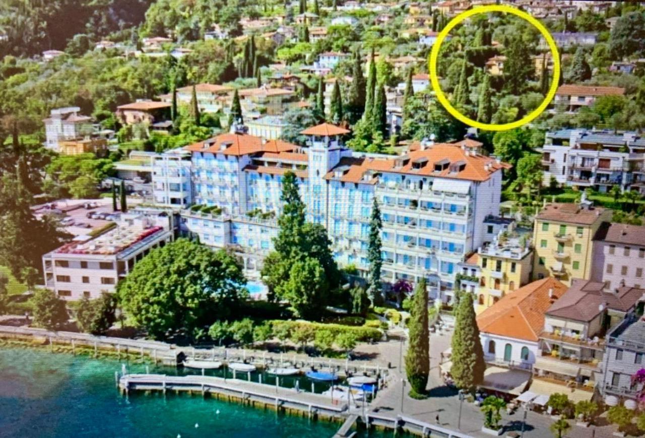 VALLE FIORITA 42 Camera Vista Lago Gardone Riviera Exterior foto