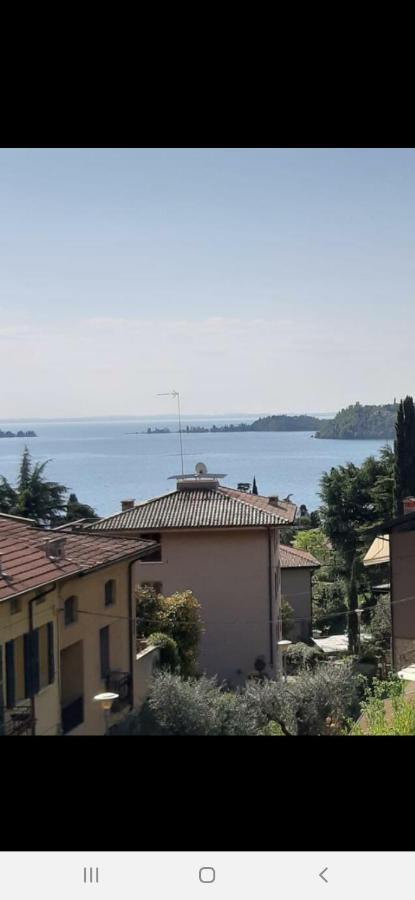 VALLE FIORITA 42 Camera Vista Lago Gardone Riviera Exterior foto