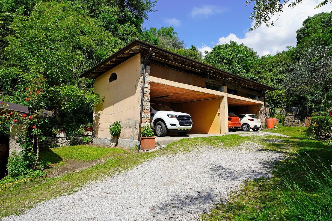 VALLE FIORITA 42 Camera Vista Lago Gardone Riviera Exterior foto